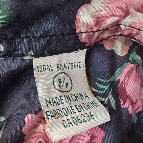 Willow Ridge 💯 silk Oversized Floral Wild Rose Flowy Button Down Shirt Size S - Picture 4 of 9